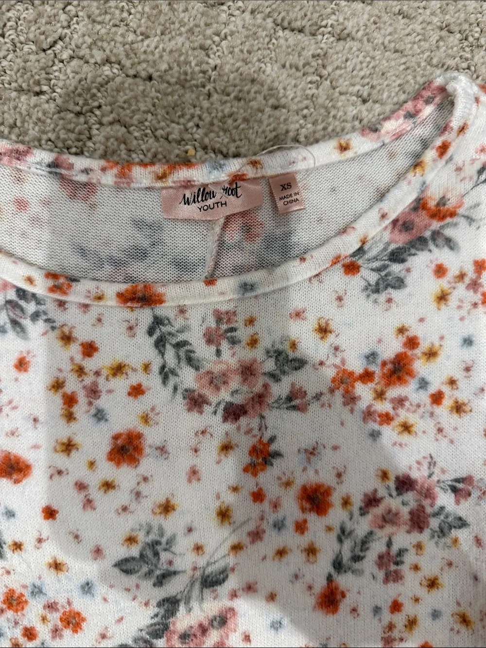 Willow Cream Long-Sleeve Floral Tie-Hem Top in Rust and Gray